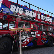 Roter englischer Bus als Food Truck
